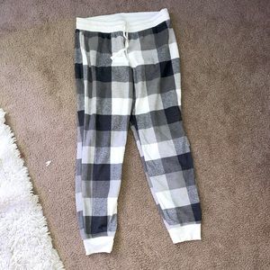 old navy checkered pj pants